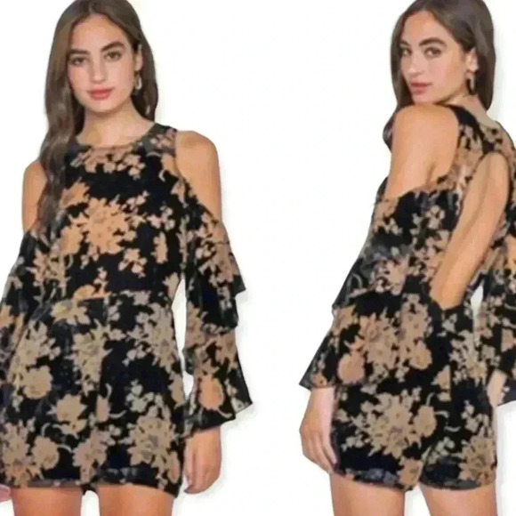 ARC & CO cold shoulder romper black velvet burnout floral mini backless medium - Picture 1 of 11